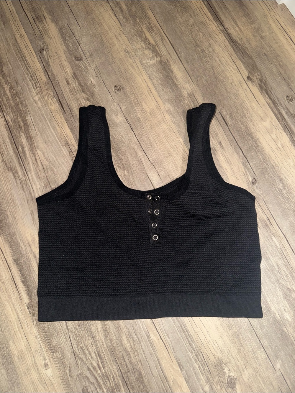 Colsie Black Button-Front Crop Tank